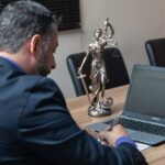 Bezpieczeństwo biznesu w gąszczu przepisów – dlaczego Twoja firma potrzebuje wyspecjalizowanego adwokata?